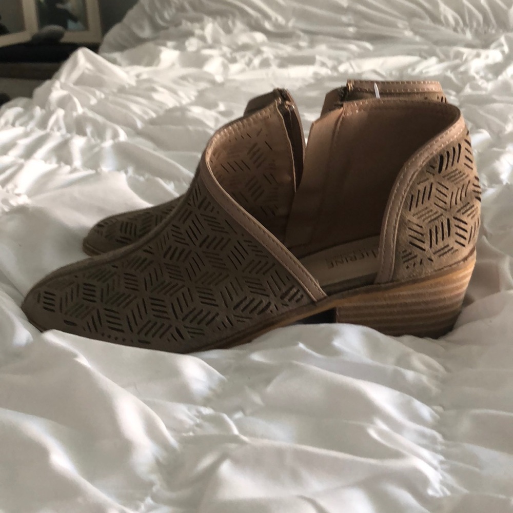 Catherine Malandrino Booties